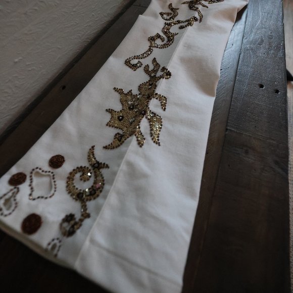 NWOT Midnight Velvet White Denim Pants with Sequin Appliqué - Size 6 - Picture 10 of 13